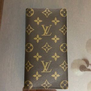 Louis Vuitton check book holder 💕